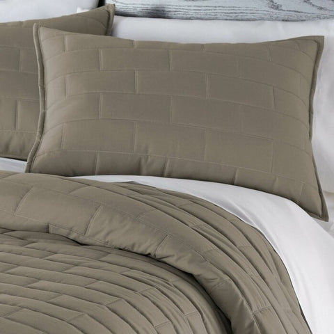 King/Cal King Modern Brick Stitch Microfiber Reversible 3 Piece Comforter Set in Taupe