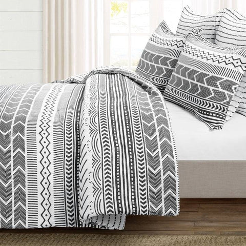 Full/Queen Scandinavian Chevron 5 Piece Black White Lightweight Comforter Set