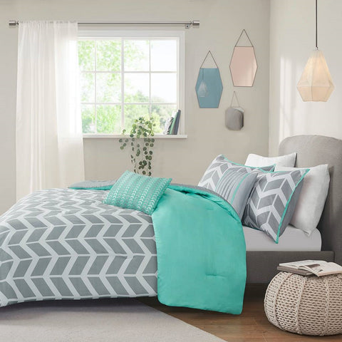 Full/Queen Reversible Comforter Set with Grey White Aqua Teal Chevron Pattern