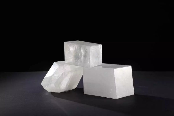 Unique Solid Stone Table Lamp with Crystal Texture