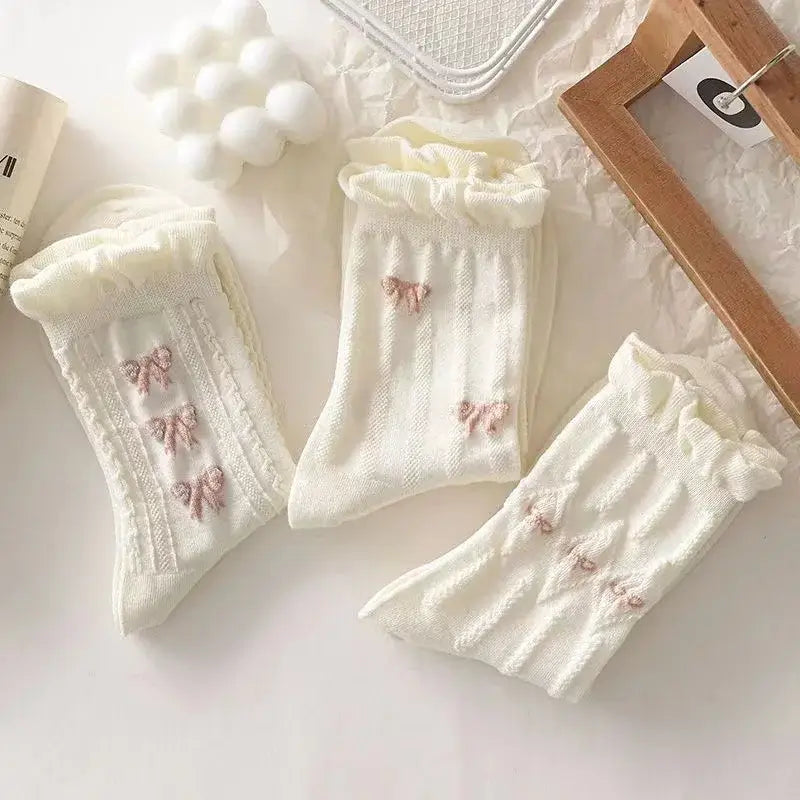 Simple White Bowknot Flower Socks