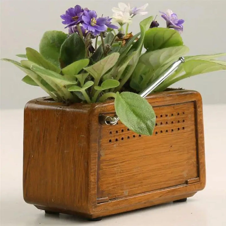 Retro Radio Planter: Versatile Garden Succulent Container