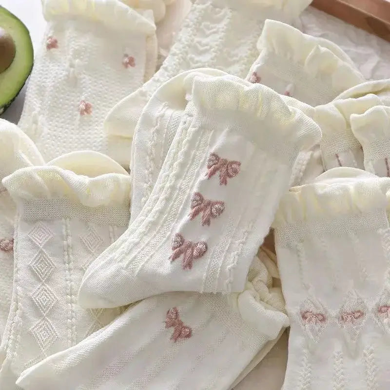 Simple White Bowknot Flower Socks